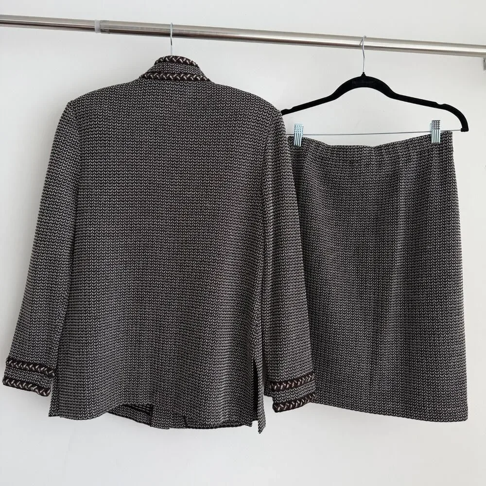 St John Skirt Jacket‎ Suit 4 and 6 Brown Textured Knit Career Elegant Military